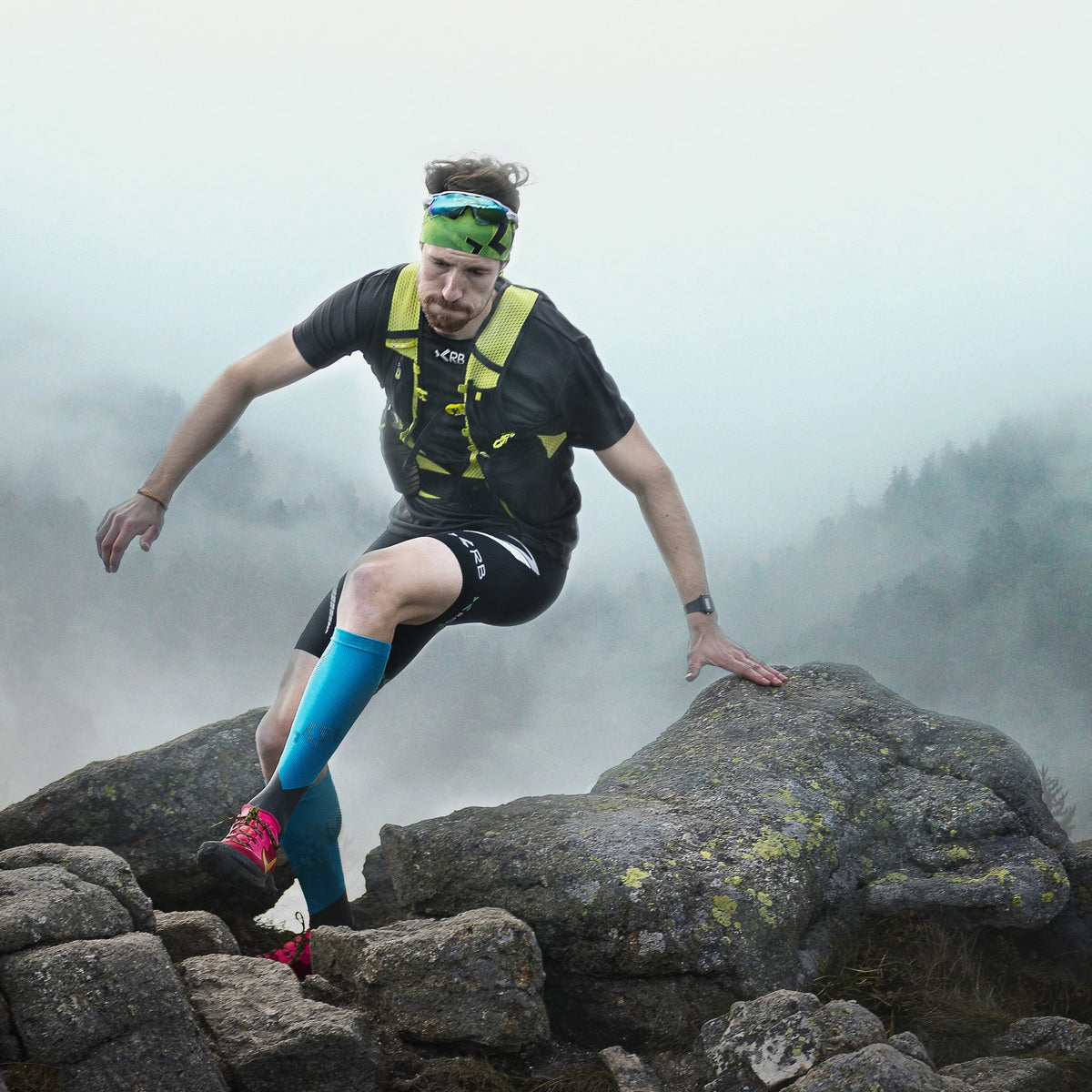 ROYAL BAY Extreme | Kompresní šortky s nohavicemi – Černá – v mlze