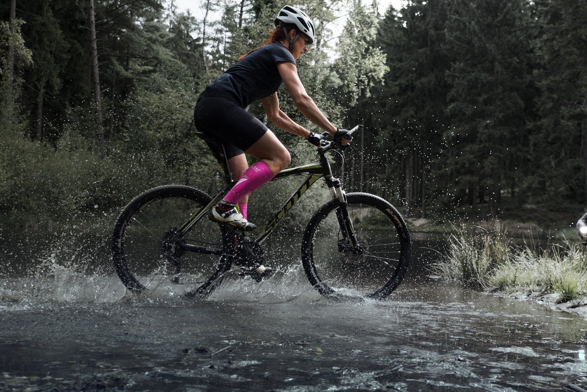 ROYAL BAY Extreme Race | Lehké kompresní lýtkové návleky – Růžová – na horském kole