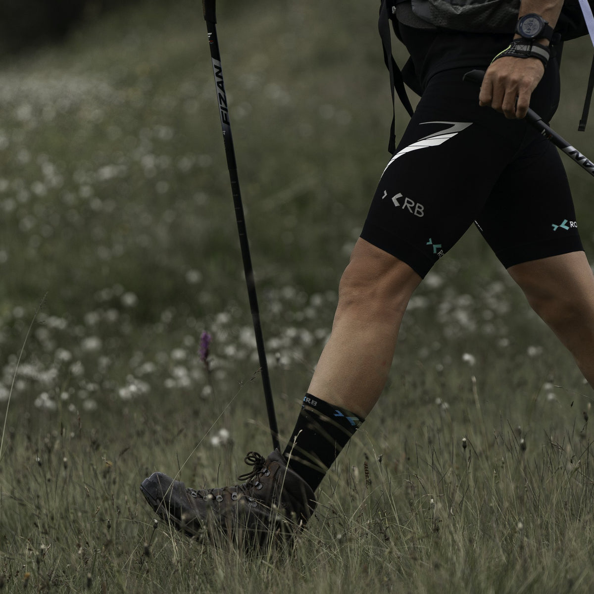 ROYAL BAY Merino | Sportovní ponožky Super High-cut – Černá – detail na túře